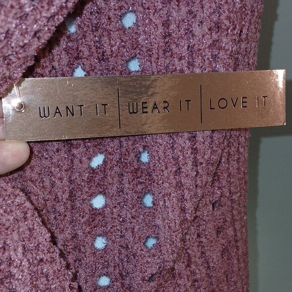 ALMOST FAMOUS CHUNKY V NECK CHENILE SWEATER DEEP ROSE COLOR WOMENS SIZE MED NWT - Picture 2 of 10